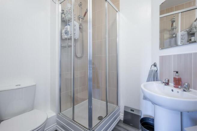 Ensuite1.jpeg