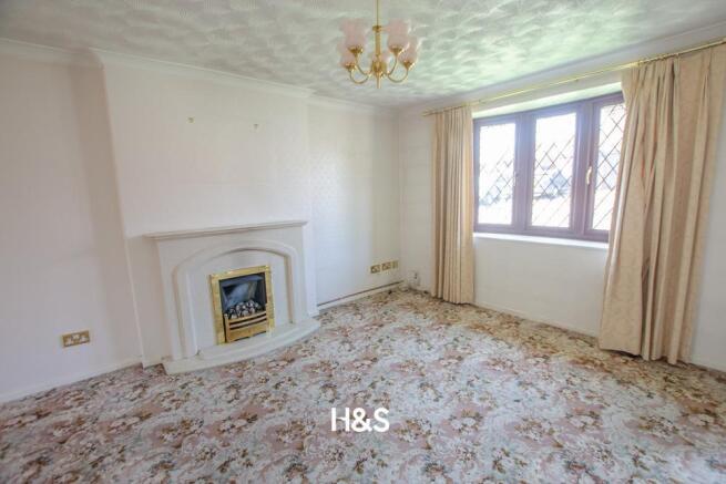 20 whitemoor drive - lounge.jpg