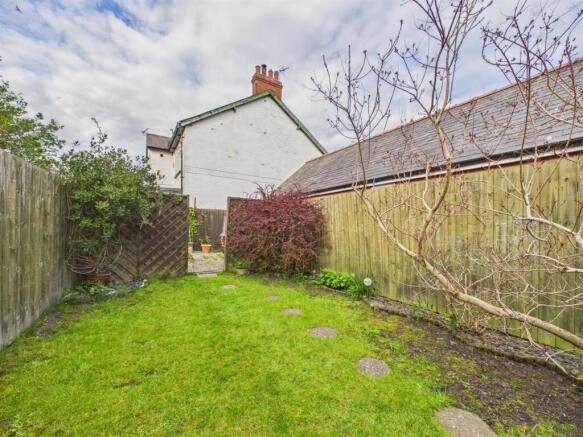 4 bed Terraced for sale Image 10