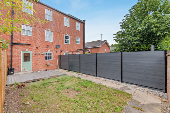 3 bed Town House for sale Image 6