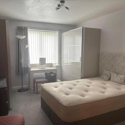 2 bed Apartment for sale Image 11