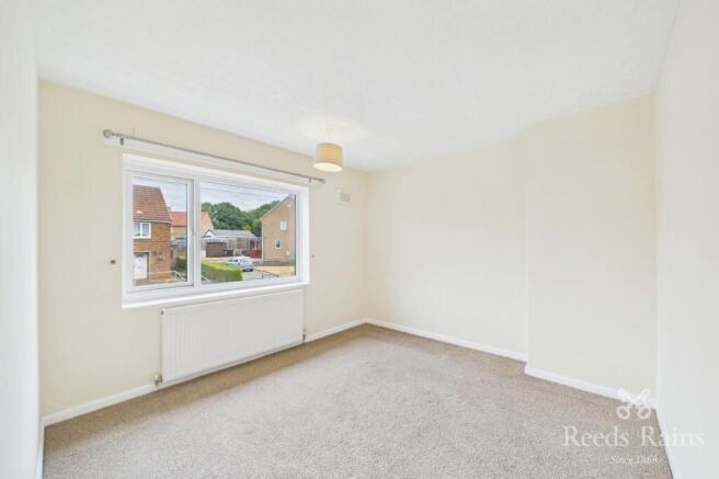 3 bed Semi-Detached to rent Image 6