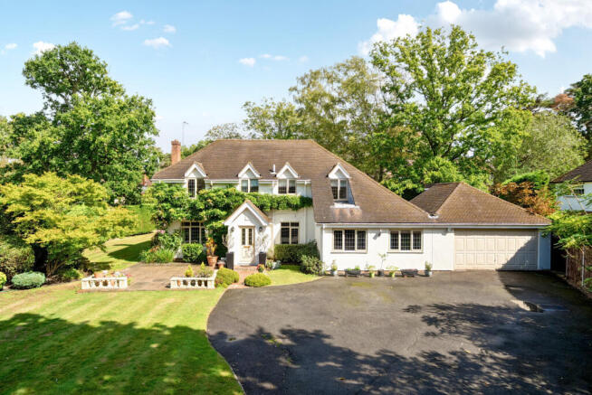 5-bed detached on Blenheim Gardens, Hook Heath Avenue, Hook Heath, GU22, £1,600,000