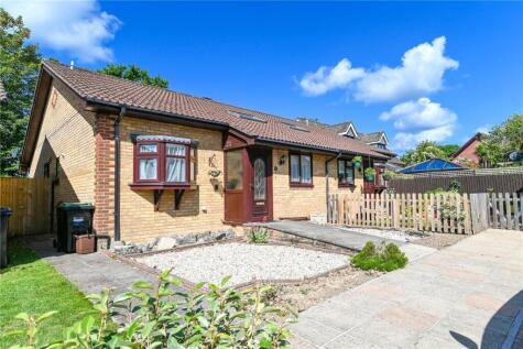 Yerville Gardens, Hordle, Lymington, Hampshire, SO41