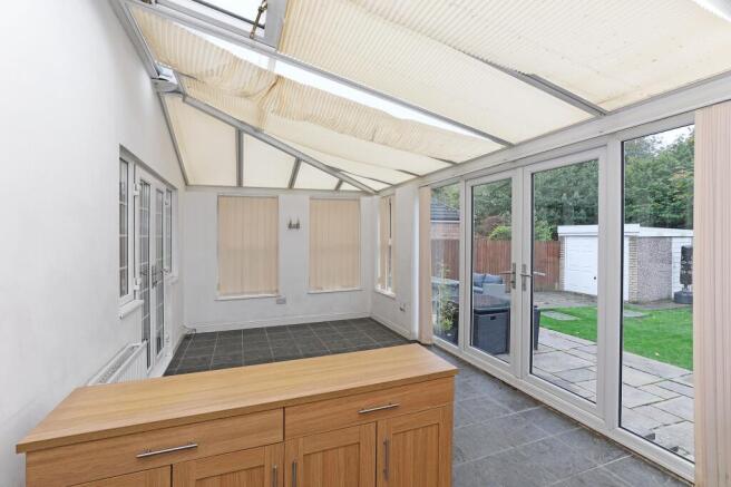 4 bed Detached for sale Image 8
