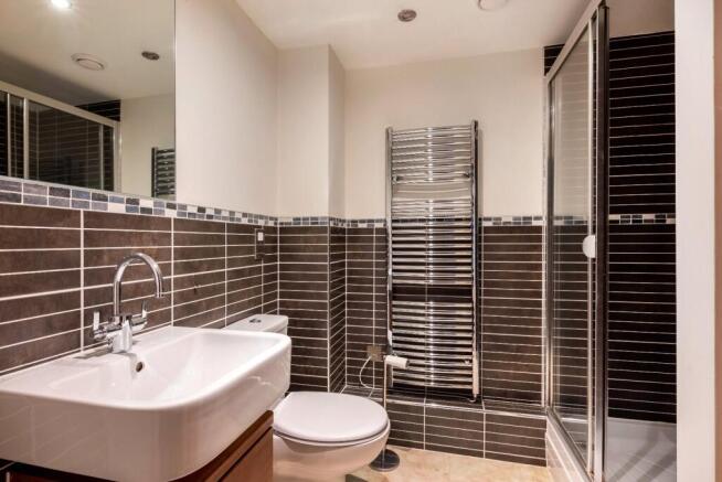2 bed Flat to rent Image 10