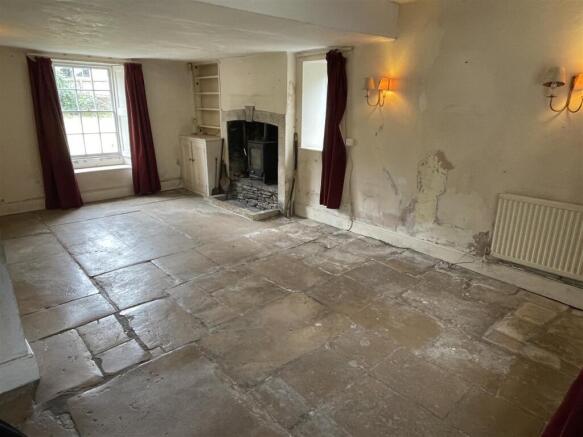 Sitting dining room.JPG