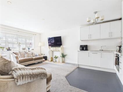 Lymington Road, Highcliffe, Christchurch, BH23