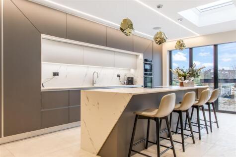 Brycedale Crescent, Southgate, N14