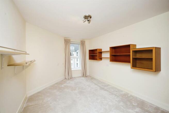 42martellocourtjevingtongardenseastbournebn214sd4.