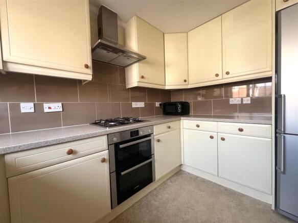 kitchen 2.JPG