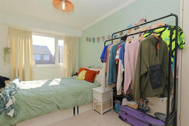 3 bed Terraced for sale Image 11