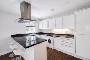 Flat 3, 131 Cranbourne House, Bassett Avenue, Southampton SO16 7EP
