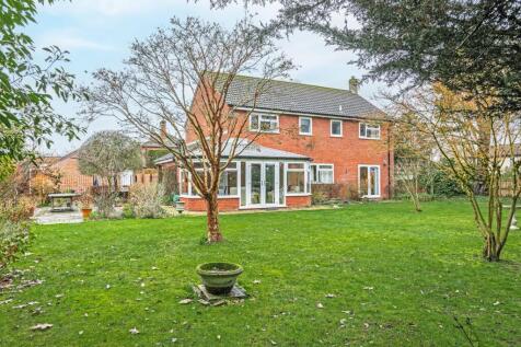 Spacious Four-Bedroom Detached Home in East Carleton