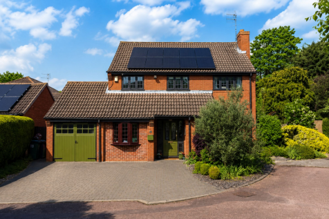 Carisbrooke Gardens, Leicester, LE2