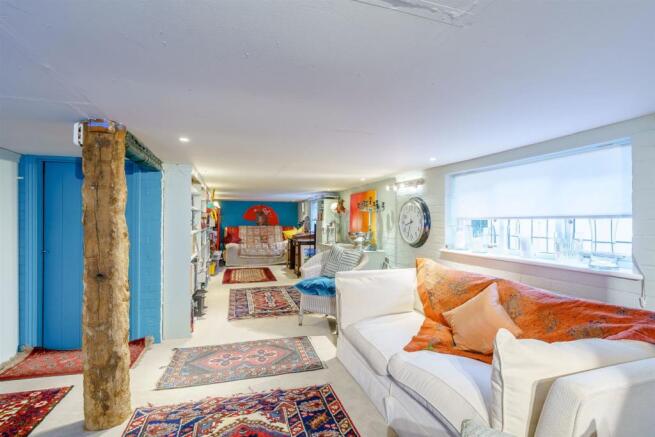 8482855-Interior44.jpg