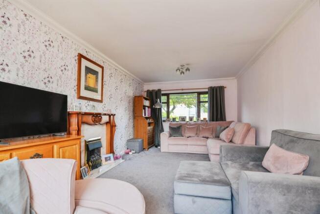 4 bed Detached for sale Image 7