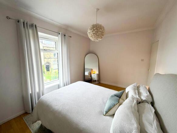 2 bed Terraced for sale Image 8