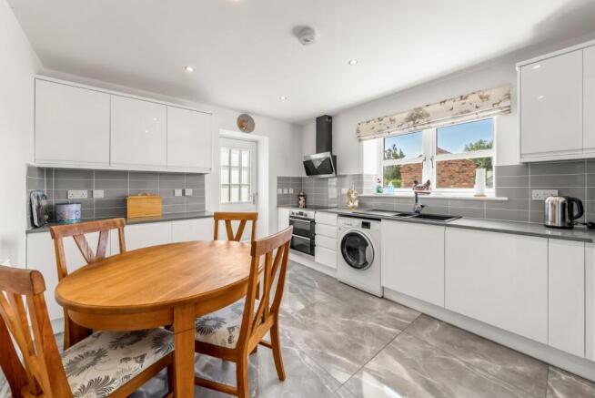 2 bed Bungalow for sale Image 4