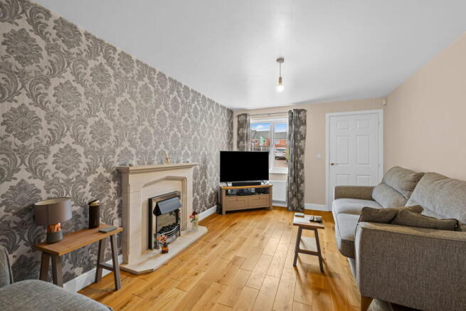 3 bed Semi-Detached for sale Image 8
