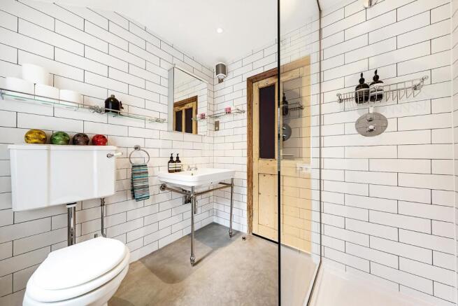 Top Floor Bathroom.jpg