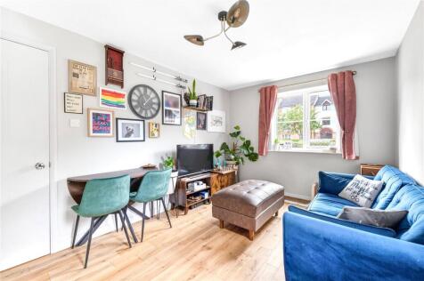 Beaufort Close, Highams Park, London, E4