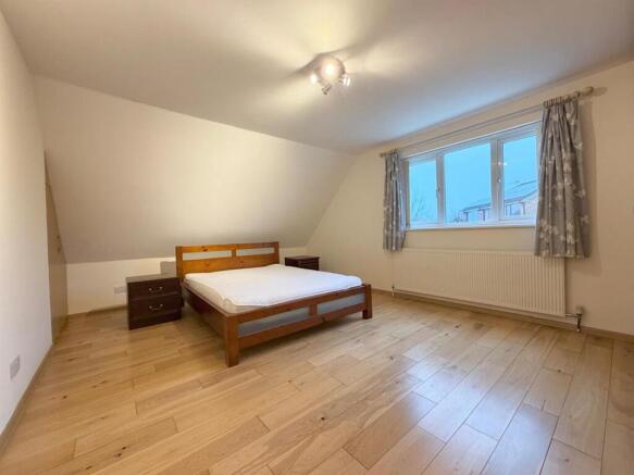 22 Northfield - Bedroom 1.jpeg