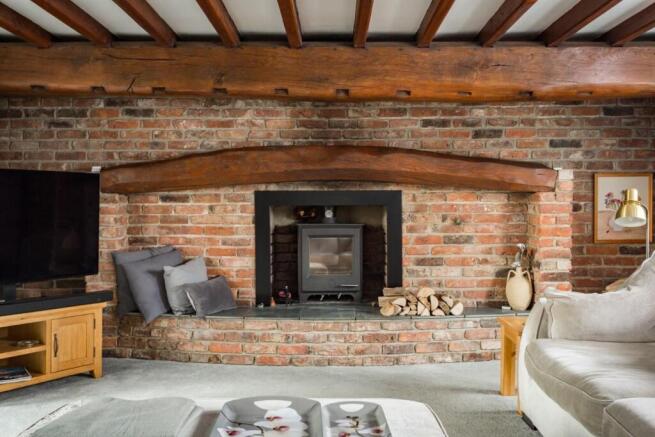 5 bed Detached for sale Image 8
