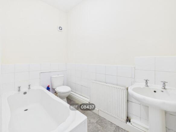 2 bed Terraced to rent Image 7