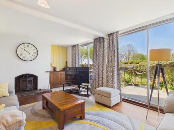 5 bed Detached for sale Image 7