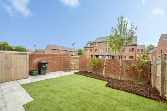 4 bed Detached for sale Image 4