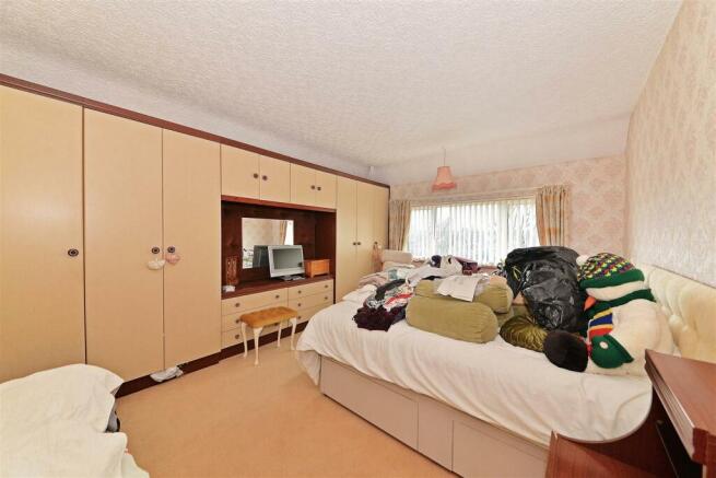 468 Alcester Road - bed1.jpg