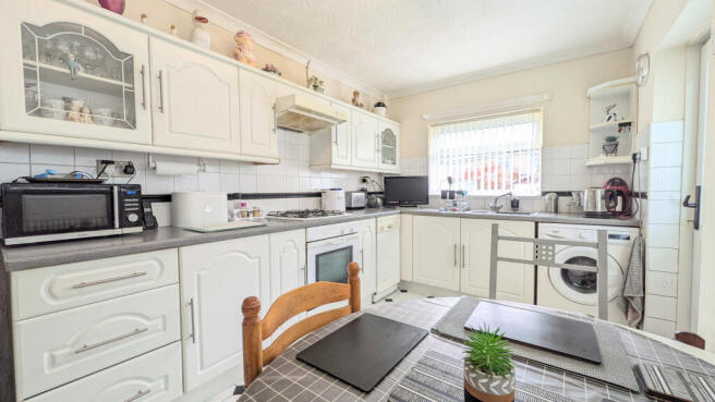 PXL_20251001_094343961.MP~2