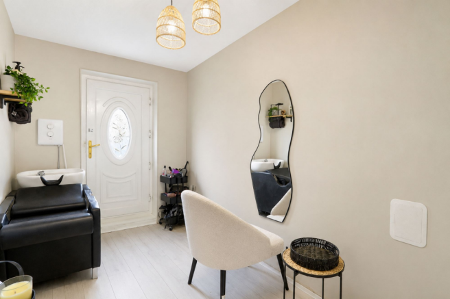 3 bed Semi-Detached for sale Image 12