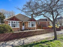 18, Coombe Farm Avenue, Fareham PO16 0TR