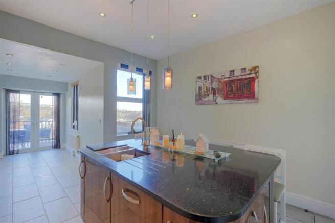 Kitchen 4.jpg