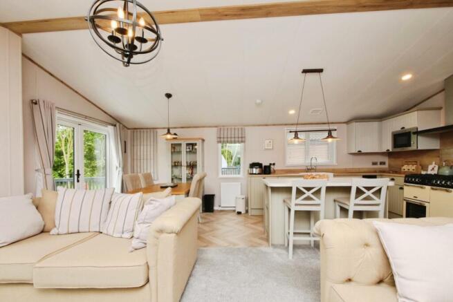 2 bed Park Home for sale Image 4
