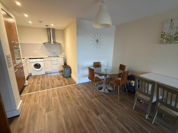 Kitchen2.jpg