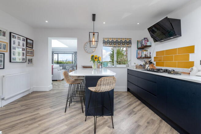 4 bed Detached for sale Image 10