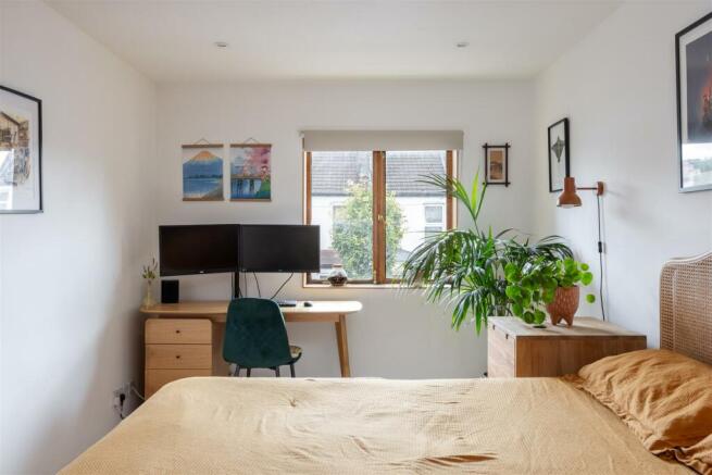 Huxley Road E10