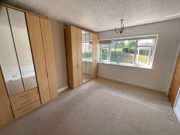 3 bed Semi-Detached to rent Image 11