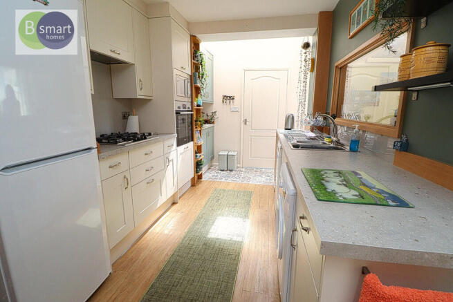 3 bed Town House for sale Image 5