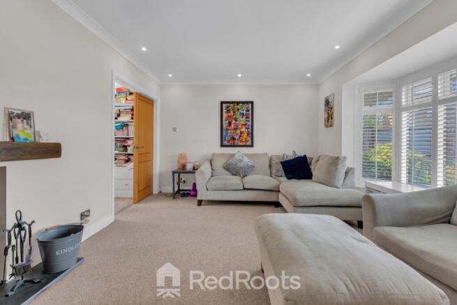 4 bed Detached for sale Image 11