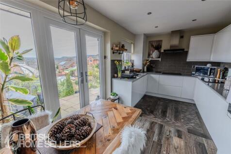 Oak Tree Crescent, Stalybridge, Greater Manchester, SK15