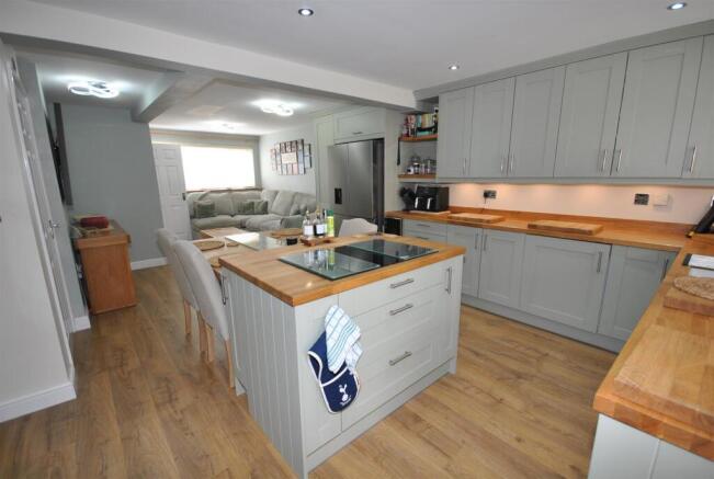 0380kitchen2new.JPG