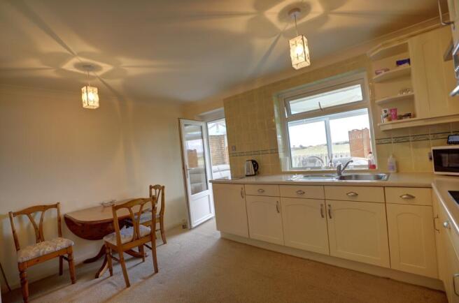2 bed Semi-Detached Bungalow for sale Image 7