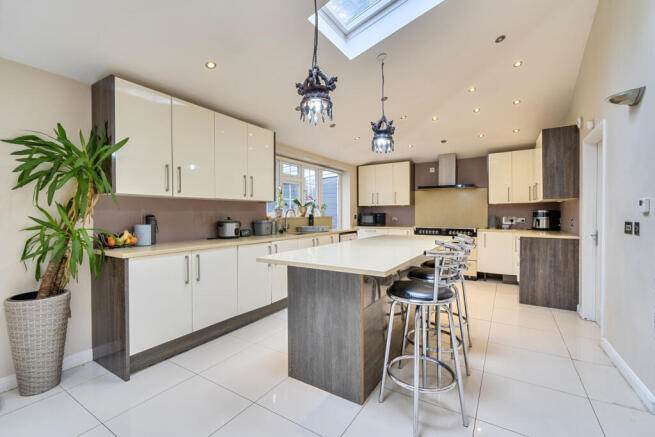 1437649-8-69cd1dc...