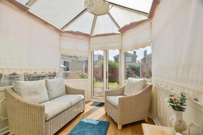 2 bed Detached Bungalow for sale Image 4