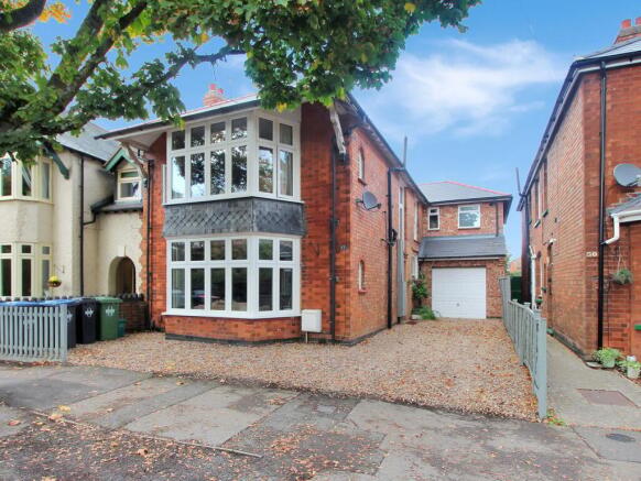4-bed detached on Ashlawn Road, Hillmorton, Rugby, CV22, £465,000