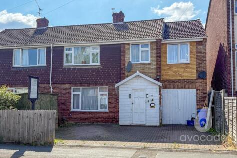 Giffard Drive, Farnborough, Hampshire, GU14 8PZ